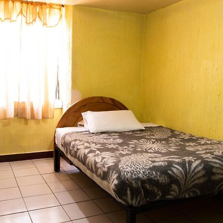 Hostal Carlos Luis كويتو المظهر الخارجي الصورة