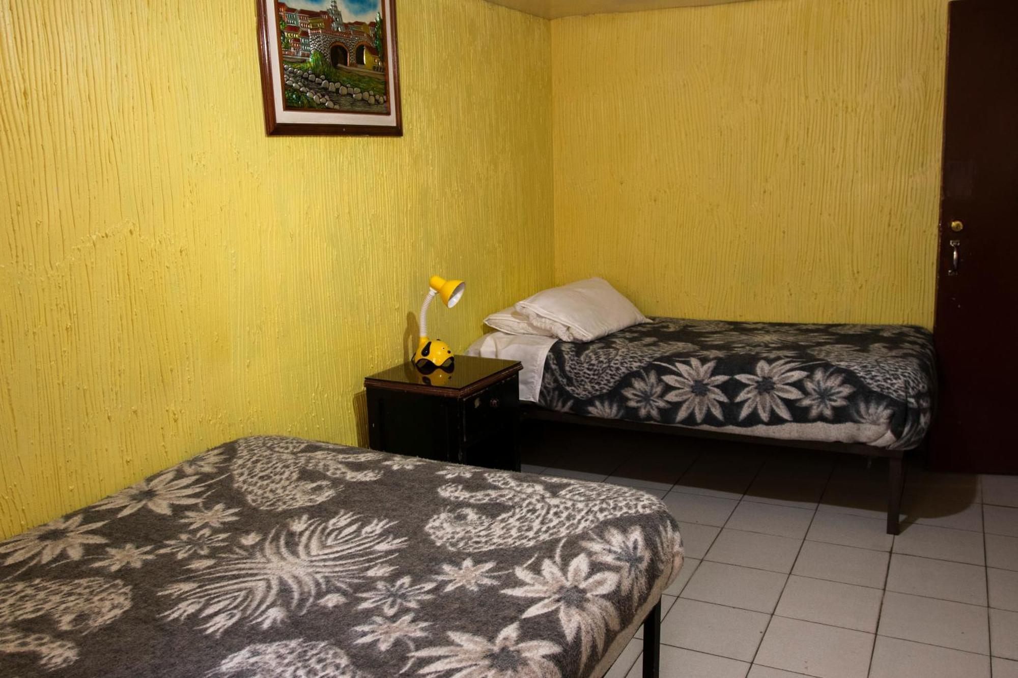 Hostal Carlos Luis كويتو المظهر الخارجي الصورة